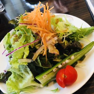 サラダ(鉄板焼きレストラン　tobachi)