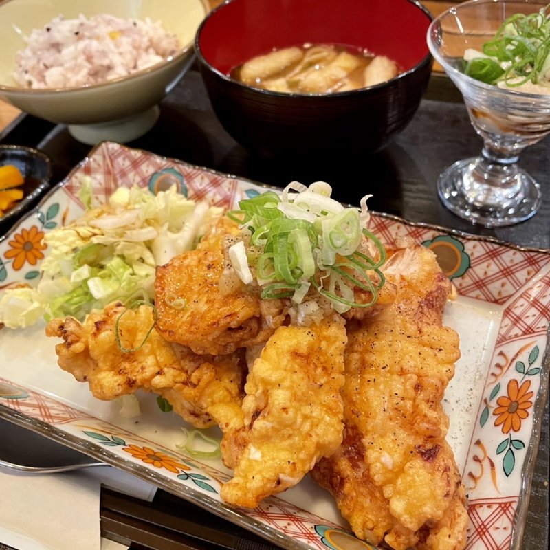 鶏むね肉のからあげ定食(和ビストロgg)