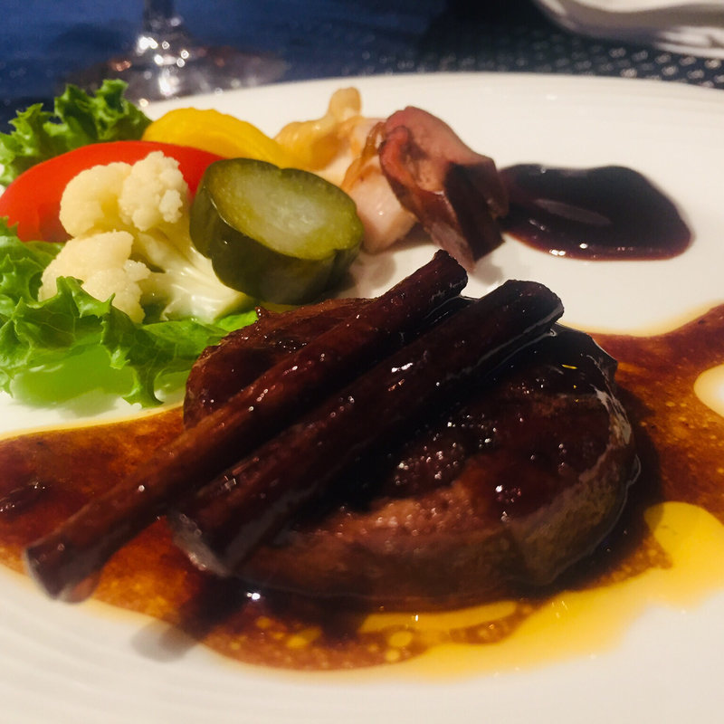 霧島地鶏のバロティーヌと白レバースモーク(フランス厨房 旬彩 中央駅店 )