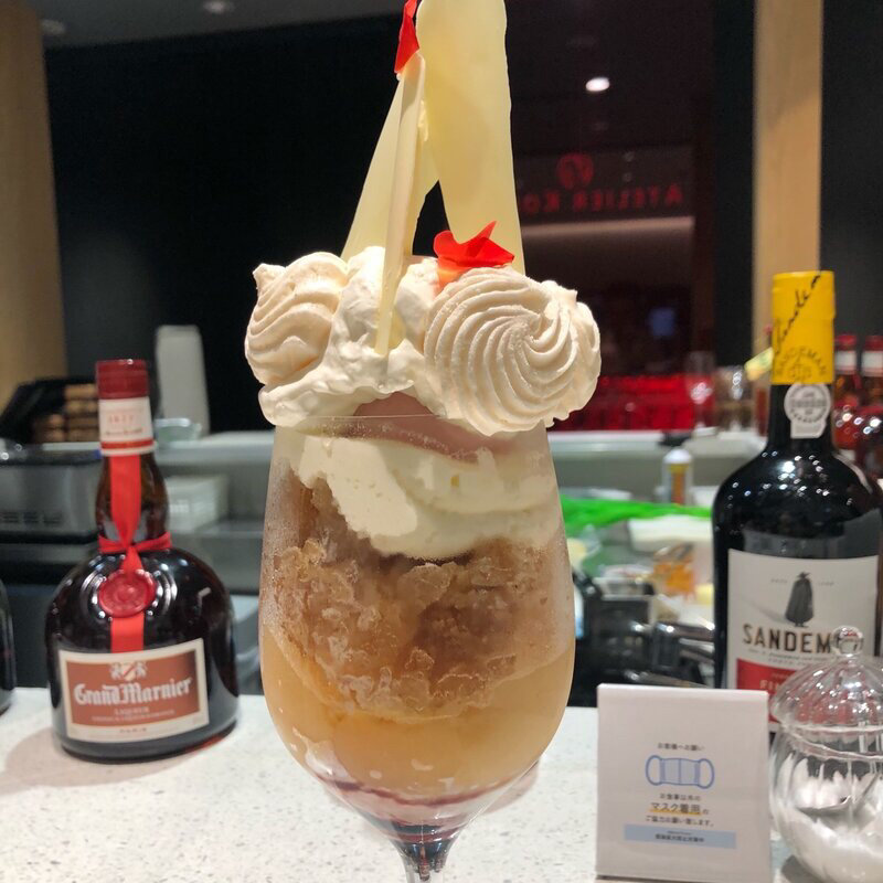 桃のパフェ(ATELIER KOHTA 虎ノ門店)