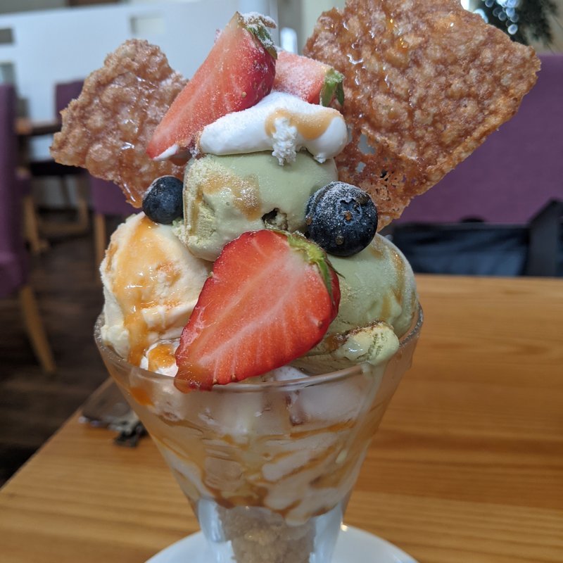 自家製アイスの季節パフェ(ピピンカフェ)