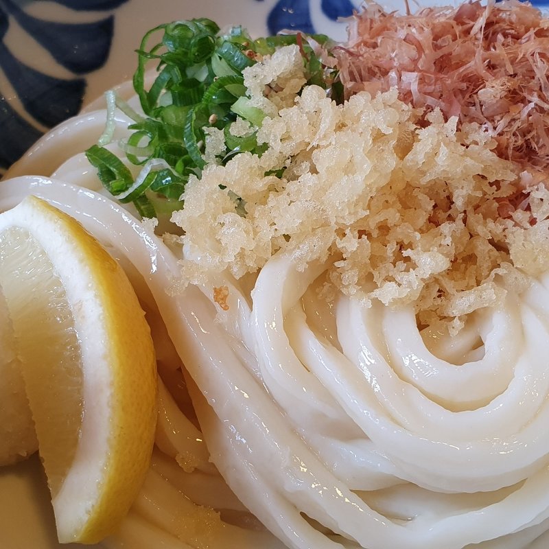 ぶっかけうどん(松山 力みなぎる完全無欠うどん 空太郎 （ウドンクウタロウ）)