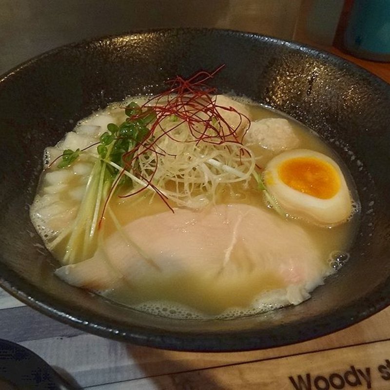 濃厚鶏塩ラーメン(麺霞(MENKA))