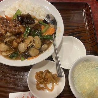 豚バラあんかけ丼(蓬莱春飯店 （ホウライシュンハンテン）)
