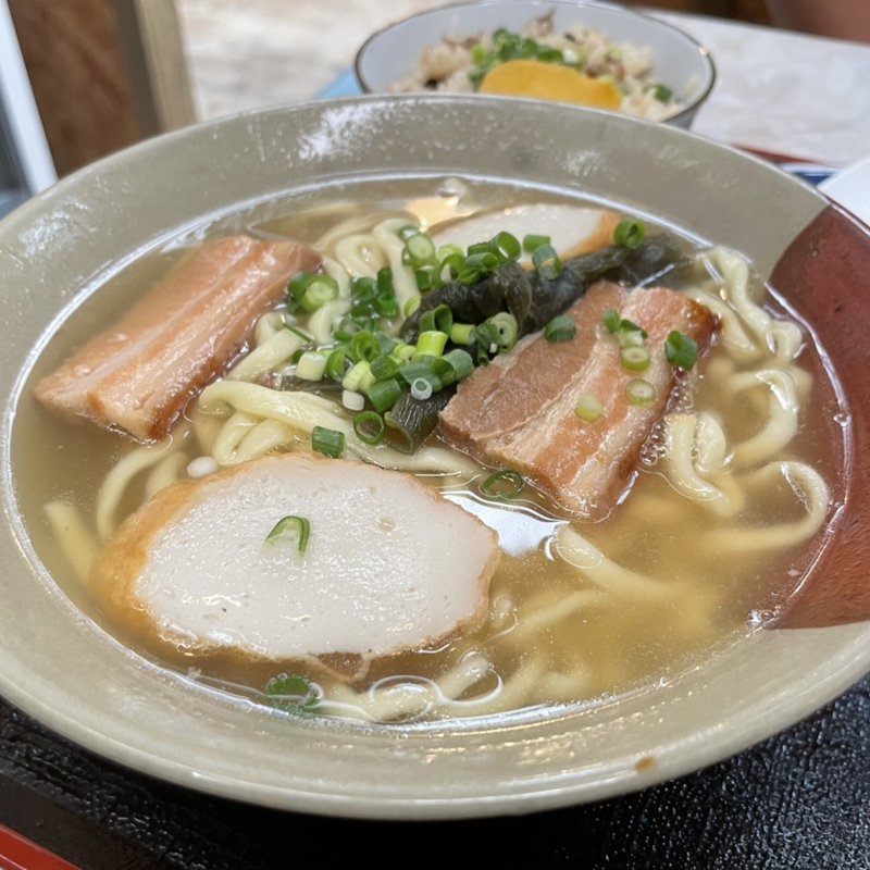沖縄そば(我部祖河食堂 げんじやー)
