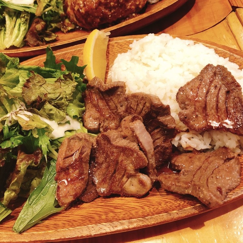 牛タンプレート(Lococafe Drive-in)