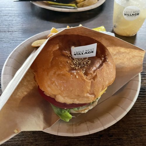 ベーコンレタスバーガー(Hygge Village(ヒュッゲヴィレッジ Eagle Nest