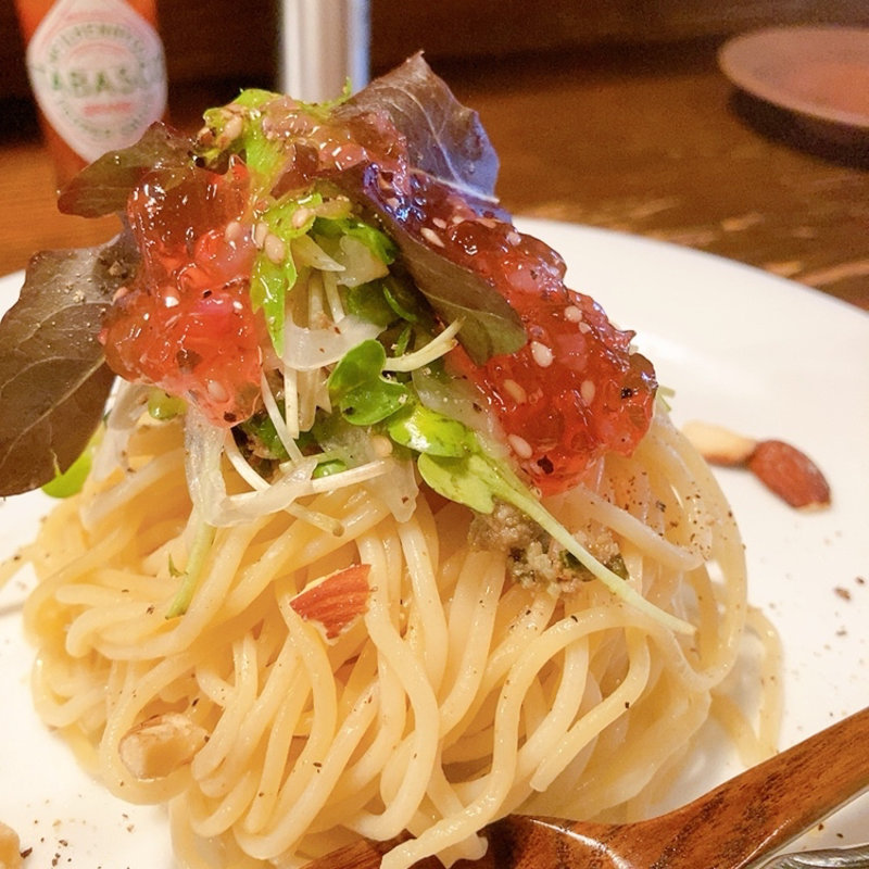 あらびき肉と高菜漬の山椒麺(交番通り四十)