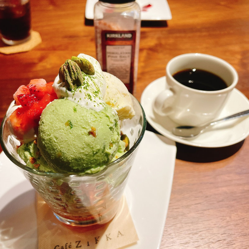 (カフェ ジッカ （Cafe ZIKKA）)