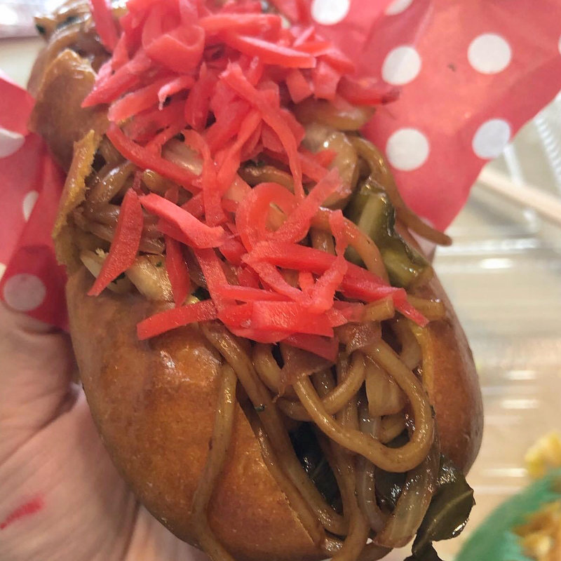 焼そばパン&ソーセージ(クジラ荘 )