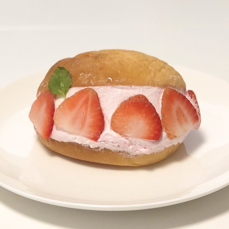 マリトッツォ フラーゴラ(イータリー 丸の内店)