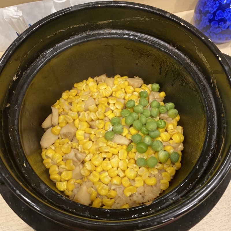とうもろこしと帆立の土鍋ご飯(割烹たけだ)