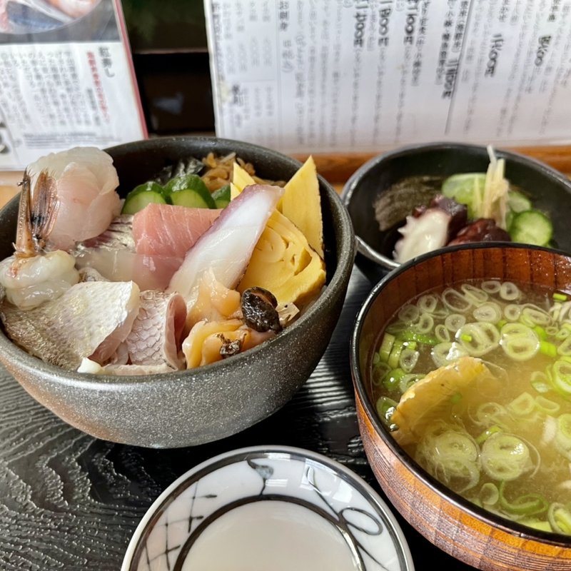 海鮮丼(紅寿し )