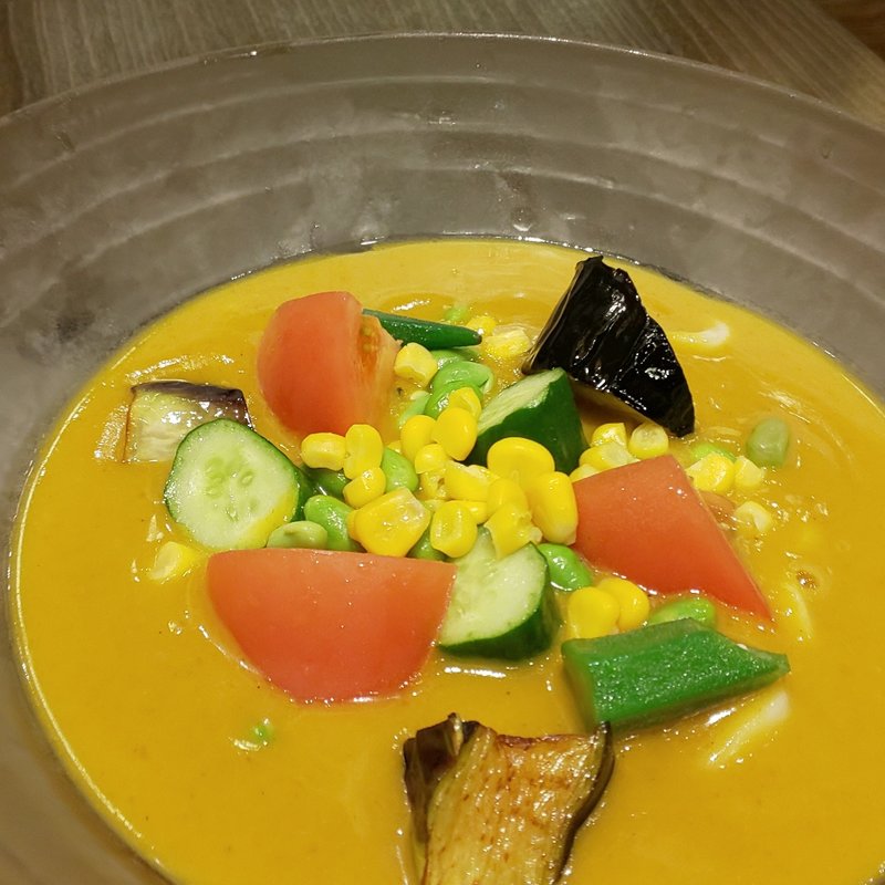 冷たいカレーうどん トマトごまダレ風(若鯱家 mozoワンダーシティ店)