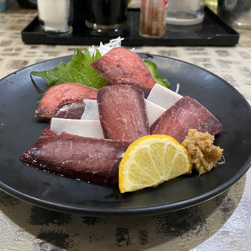 くじら造り(食処 一八)