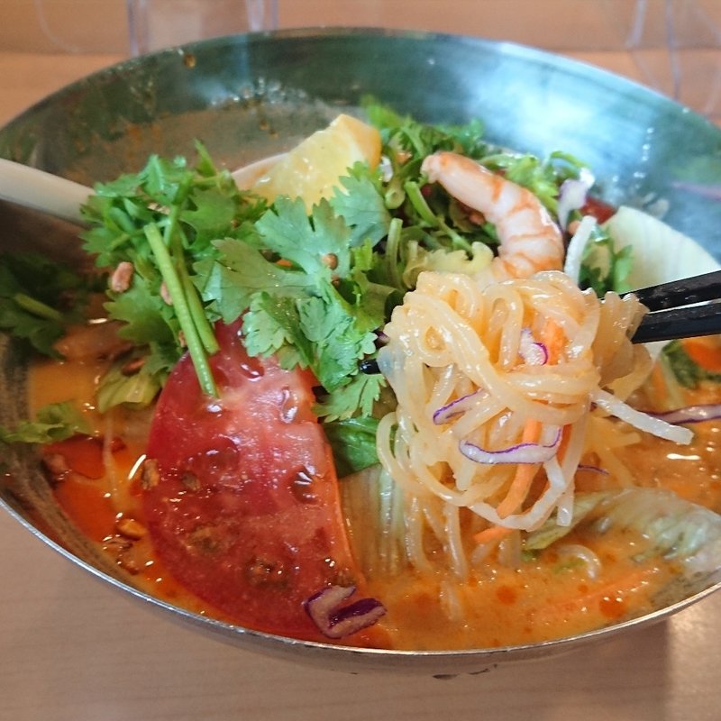 盛岡冷麺 トムヤムスープ仕立て(ジョナサン 宮前平店)