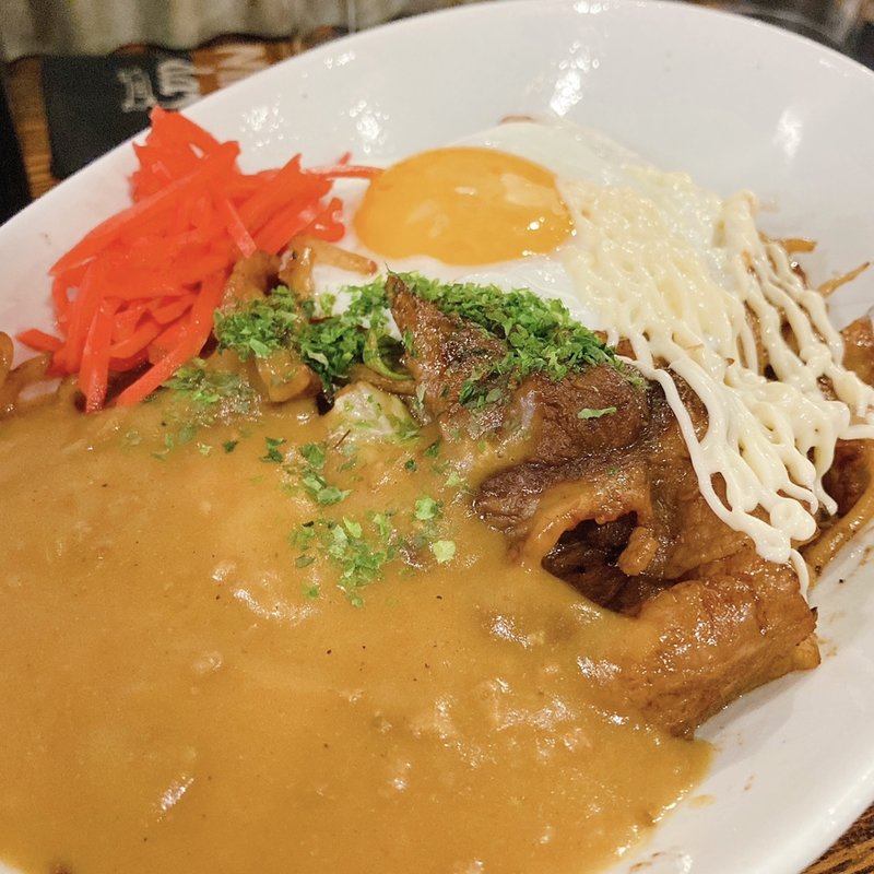 イエロー（カレーソース）(鉄板やきそば・酒場 しぶやき居酒屋 渋谷)