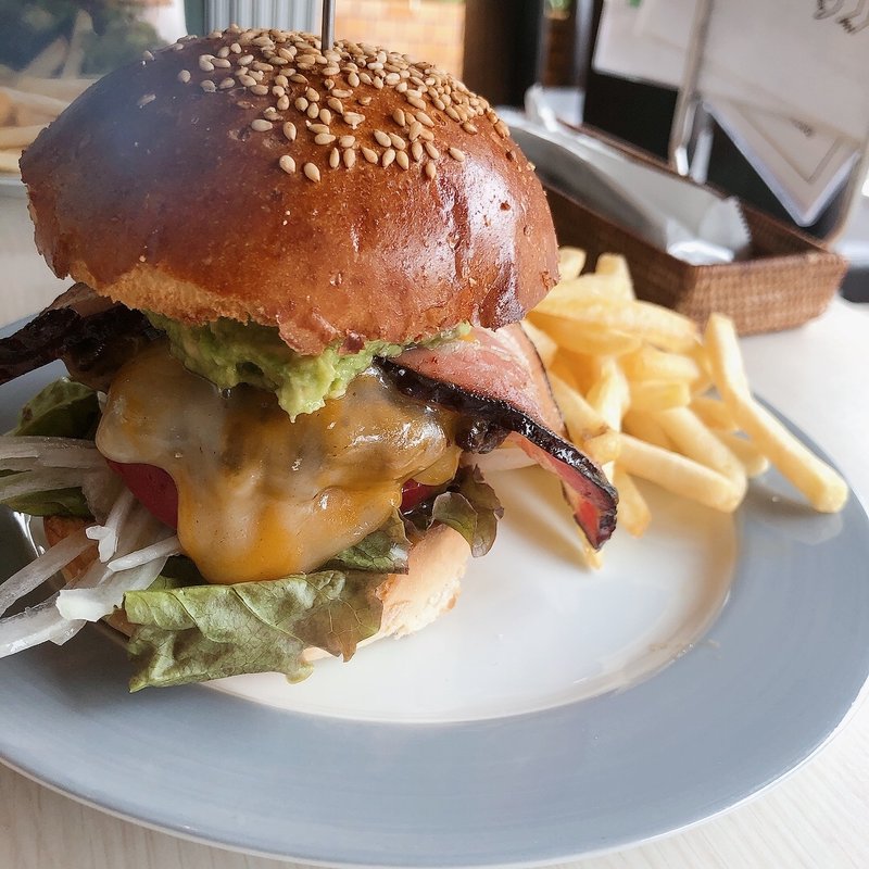 ABCバーガー(3000日かけて完成した極上ハンバーガーField)