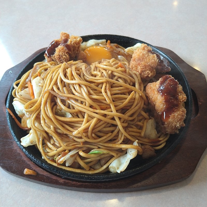 カツのせ焼きそば大(銀河のチャンポン)