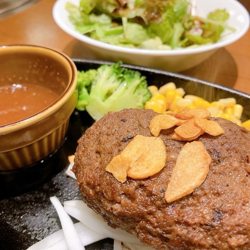 ハンバーグステーキランチセット( 本格焼肉萬まるアウトレット広島)