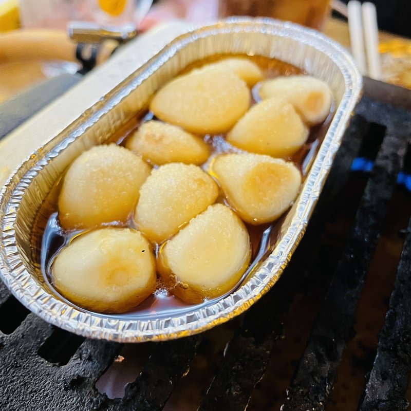 にんにくホイル焼き(大衆焼肉コグマヤ池袋西口本店)