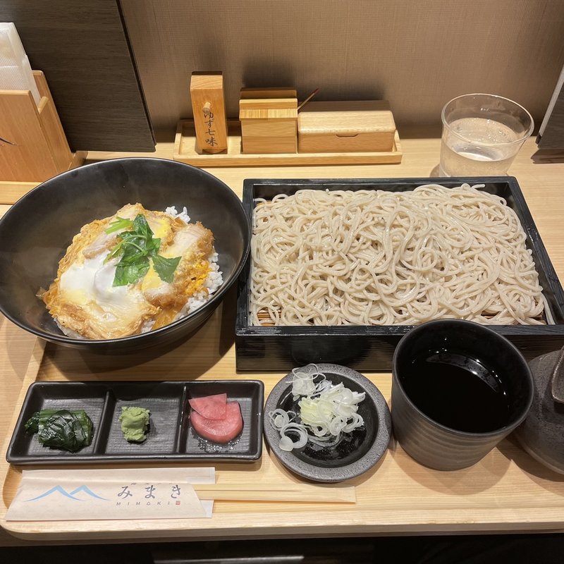 小ロースカツ丼セット　蕎麦大盛(蕎麦きり みまき)