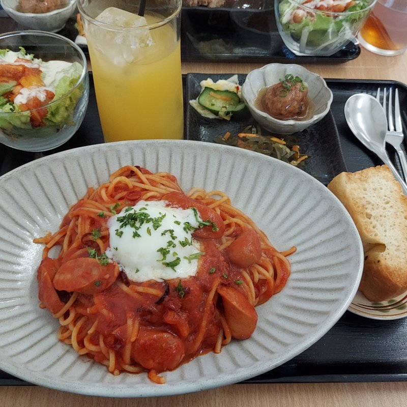 チョリソーと温泉卵のアラビアータ定食(産直食堂おっちも)