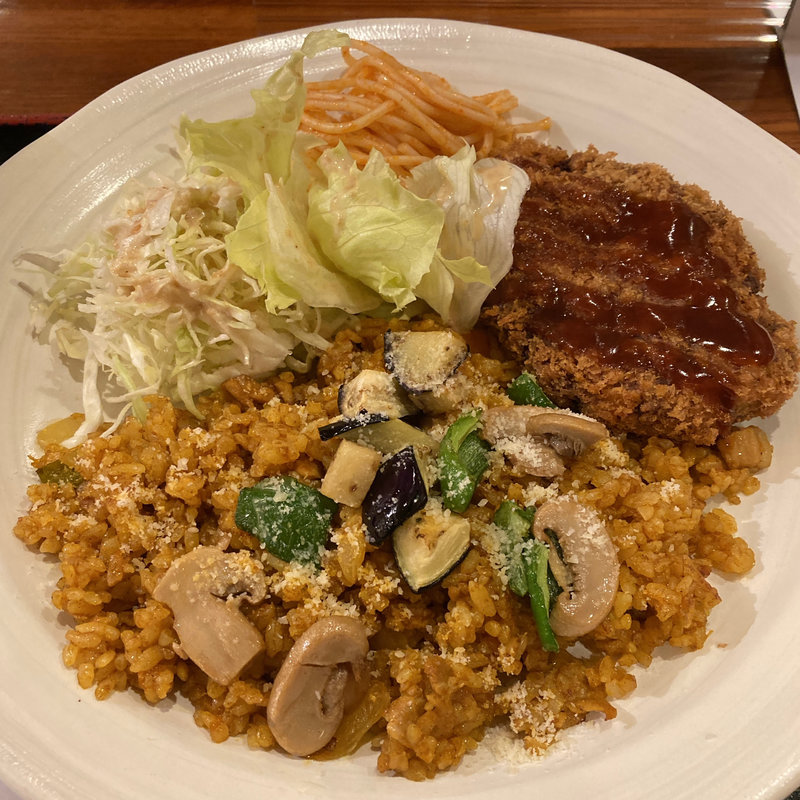 ドライカレー+メンチ(ヤナギ)