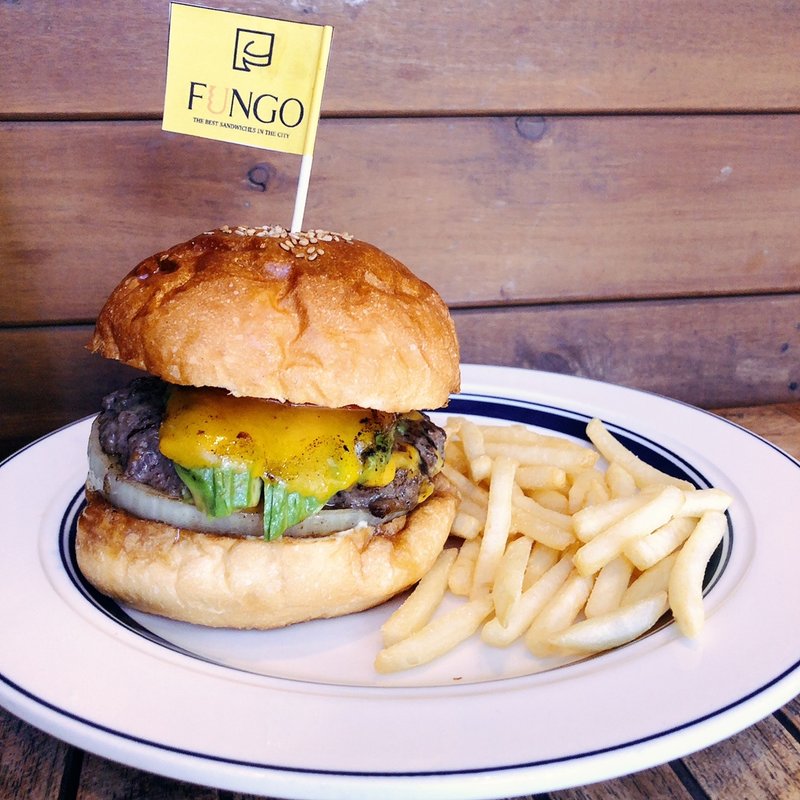 アボカドチーズバーガー(ファンゴー)