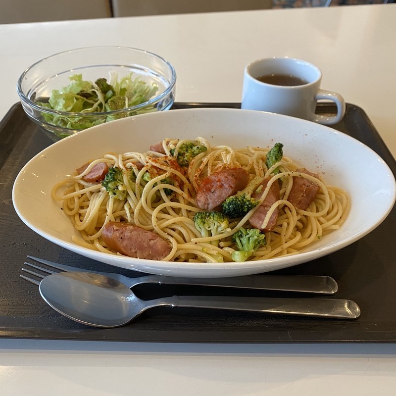 ウインナーとブロッコリーのペペロンチーノ(カフェレスト富鳳珍)