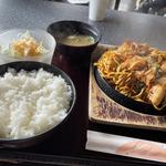 キムチ焼きそば定食