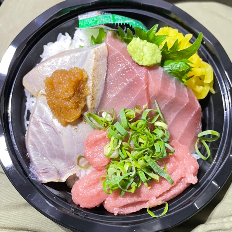 鮪丼　テイクアウト(【閉店】まるかみ水産 代々木上原店)