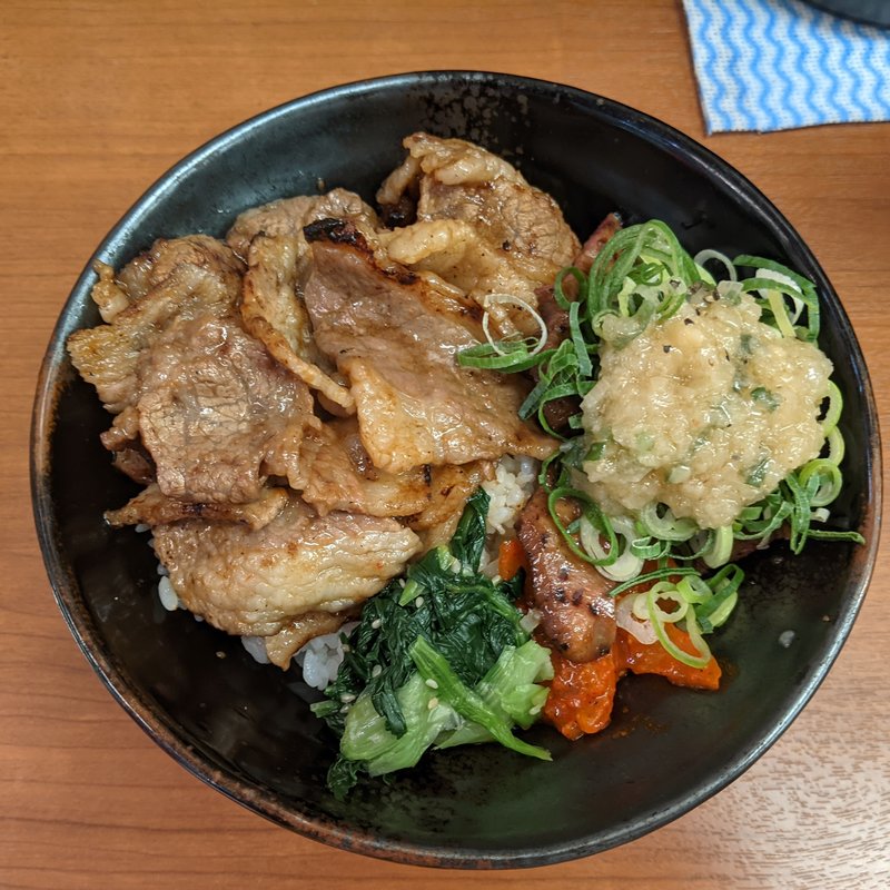 牛タン＆カルビ丼(肉のヤマキ商店大崎ニュー・シティ)