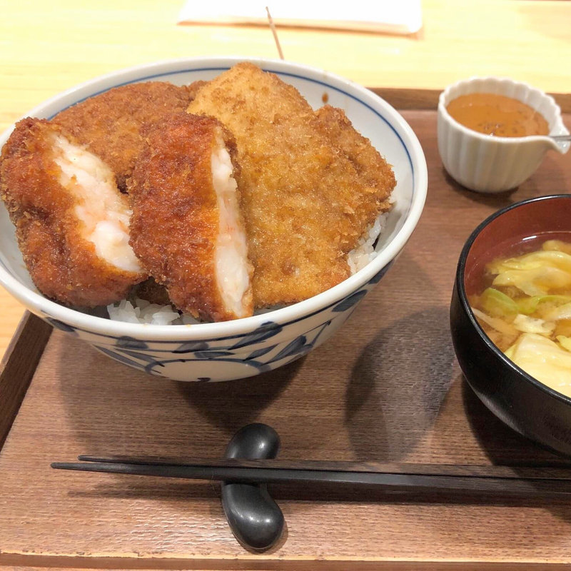 4種ミックス丼(ワセカツ！奏す庵)