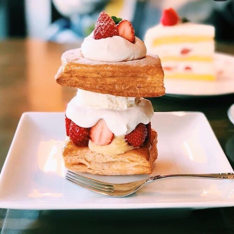 苺のミルフィーユ(カフェ・ロマーノ)