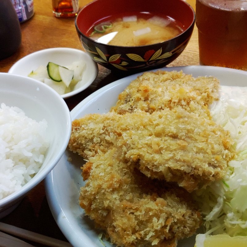まぐろフライ定食(まるい食堂)