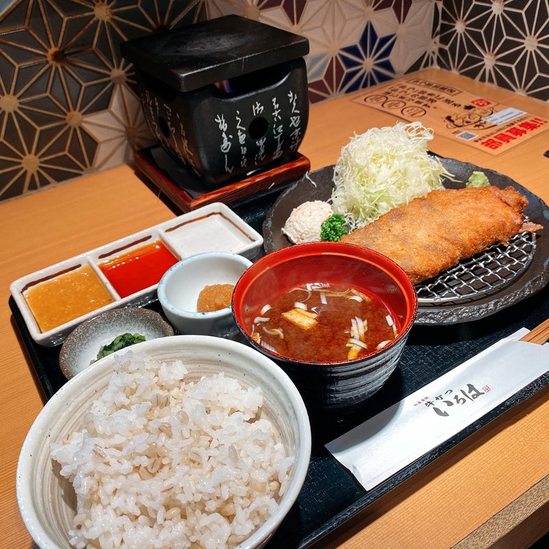 牛カツ麦飯定食(牛かつ いろは)