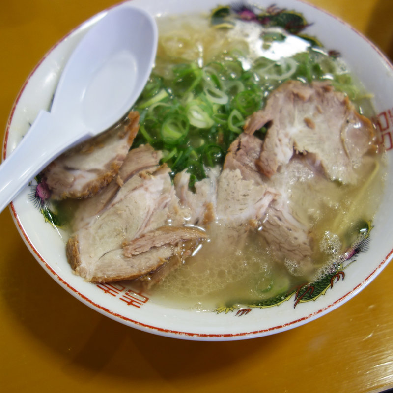 チャーシューメン(長浜満月)