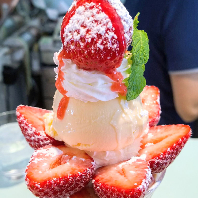 あまおうのパフェ(フルーツカフェ フルータス)