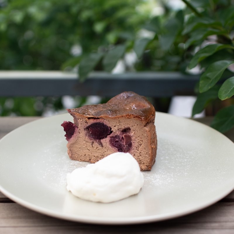 アメリカンチェリー入りチョコレートチーズケーキ(Piece by Piece coffee)