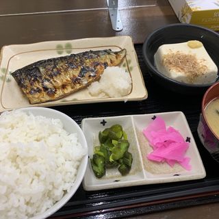 鯖の塩焼き定食(飲み食い処　向台　豪壱丸)