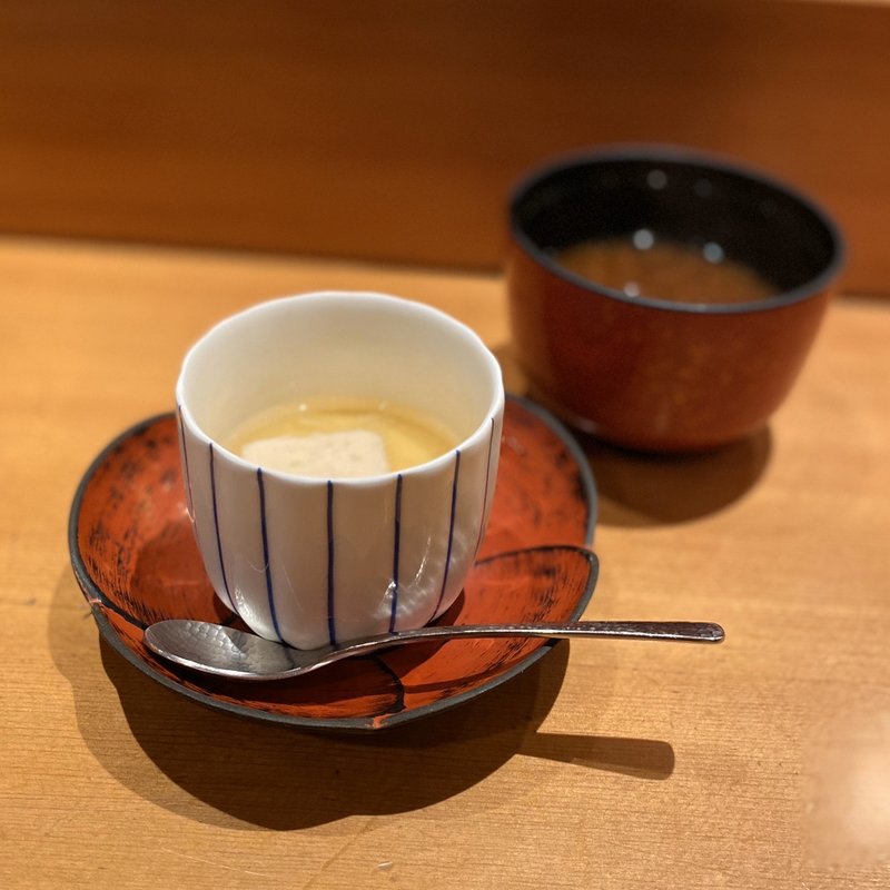 茶碗蒸し、赤だし(いっかん)