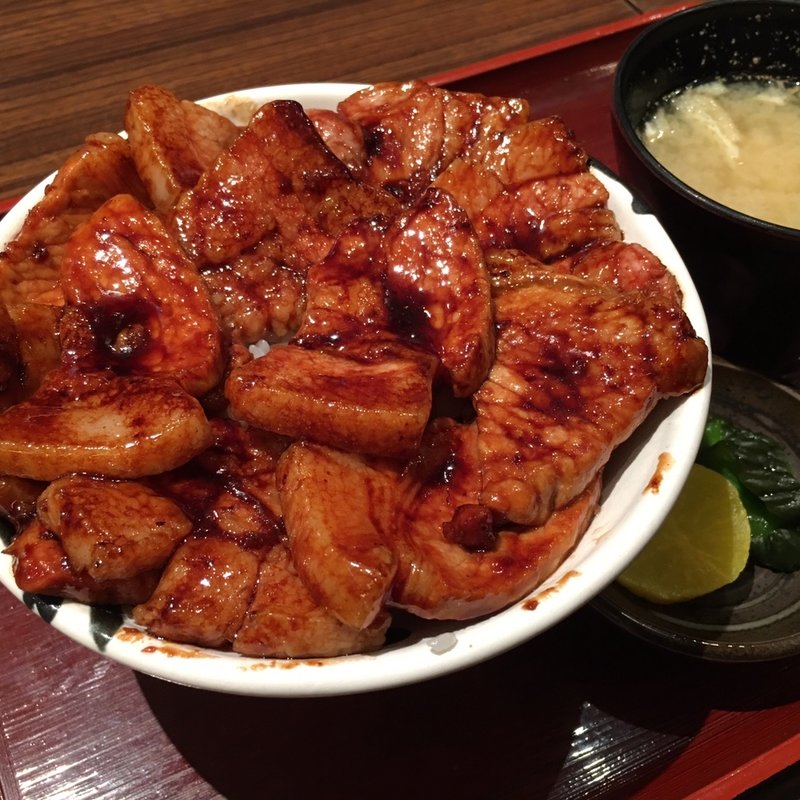 肉盛り豚丼(ドライブインいとう豚丼専門店 豚丼名人)