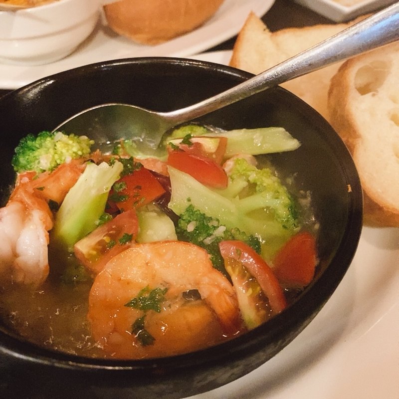 海老とブロッコリーのアヒージョ(バーカロウノ （BACARO UNO）)