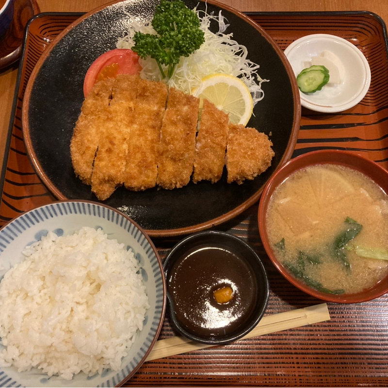 ロースかつ定食(とんかつまつを )