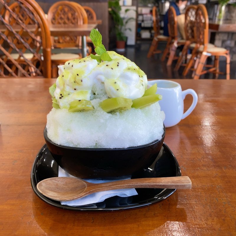 季節のフルーツかき氷(キウイ)(カルディー )