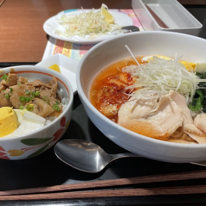 ハーブ鶏の七穀冷麺(デニーズ 築地店 （Denny's）)