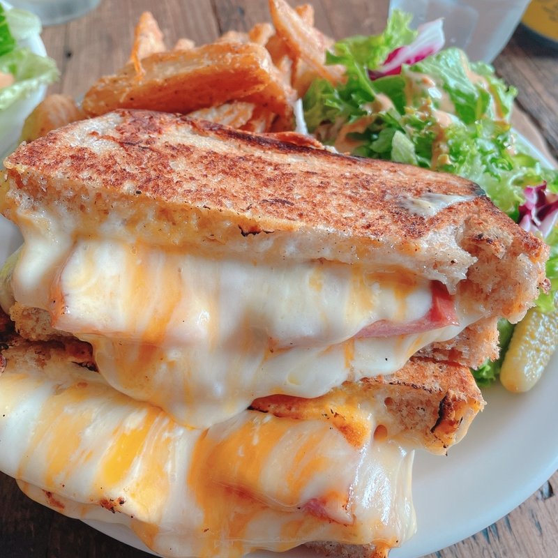 ベーコンチーズサンド(タイム アンド スペース)