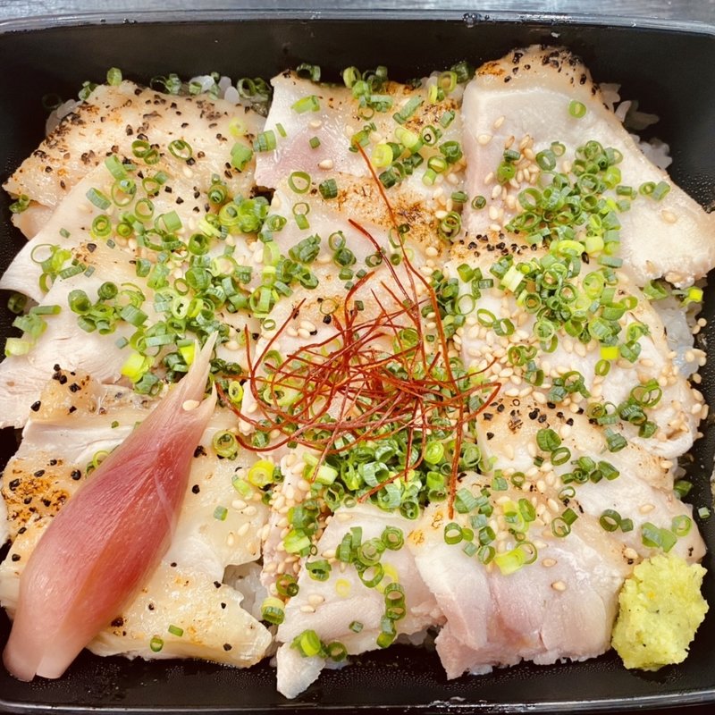 モモの炙り弁当(水たき玄海)