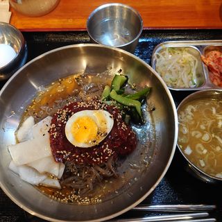 ビビン冷麺(ボンボン食堂)